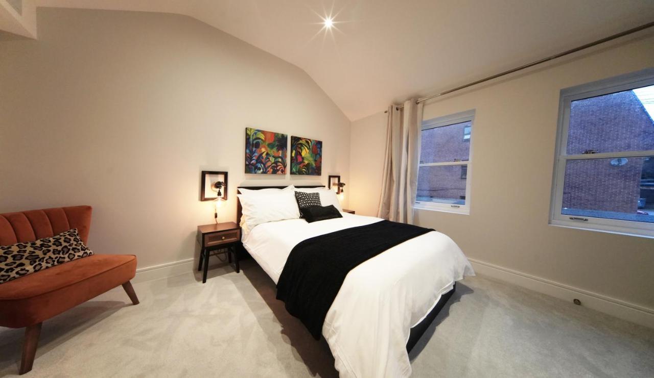 Ritual Stays: Stylish Centre Flat With Workspace Apartment *